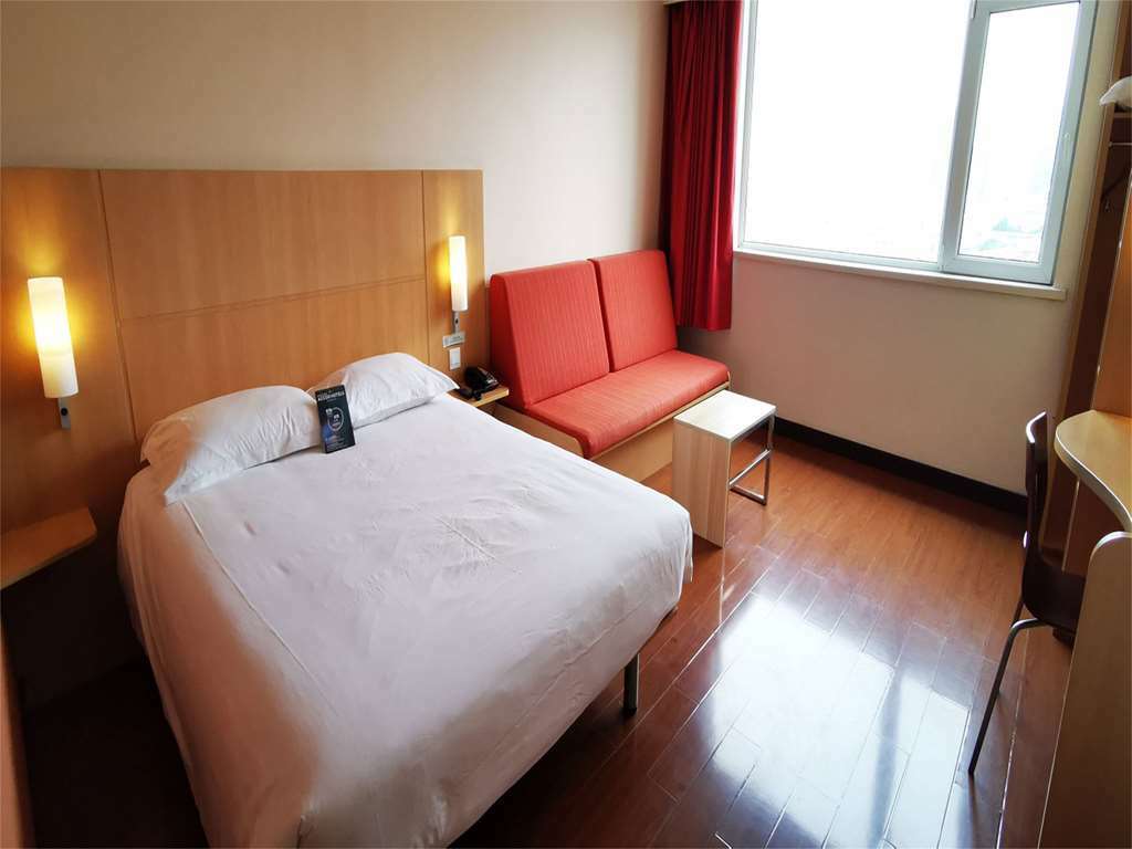 Ibis Tianjin Railway Station Hotel Room photo